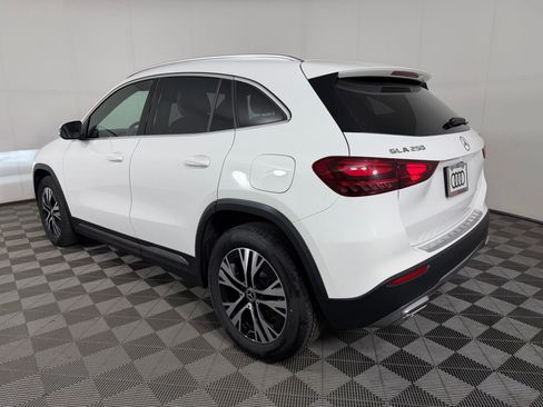 Used 2025 Mercedes-Benz GLA 250 4MATIC image 3
