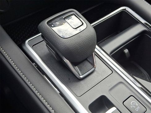 New 2025 Nissan Pathfinder SV w/ Black Appearance Package image 9