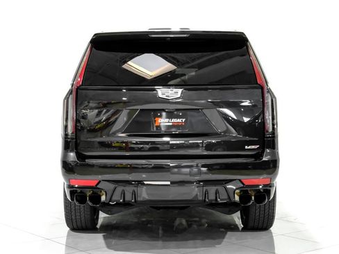 Used 2024 Cadillac Escalade V w/ LPO, ONYX Package AWD/4WD image 10