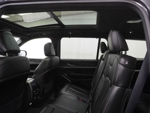 Certified 2025 Jeep Grand Cherokee L Limited w/ Luxury Tech Group II image 23