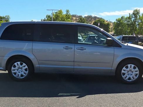 Used 2017 Dodge Grand Caravan SE w/ Power Window Group FWD image 9