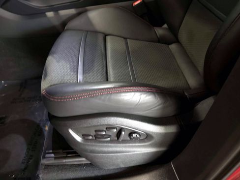 Certified 2025 Porsche Cayenne GTS AWD/4WD image 21