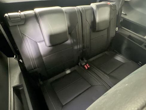 Used 2023 Volkswagen Atlas SE AWD/4WD image 25