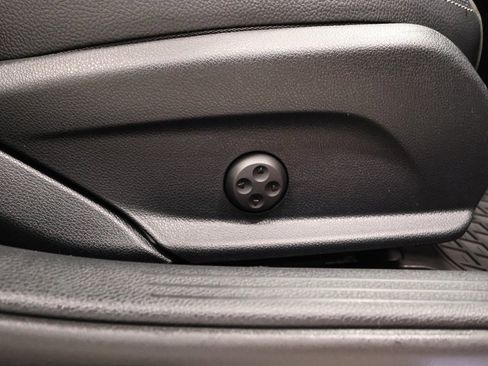 Used 2021 Mercedes-Benz C 300 4MATIC Sedan image 23