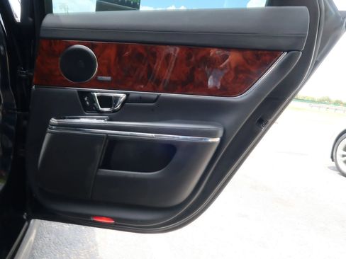 Used 2017 Jaguar XJ R-Sport image 49