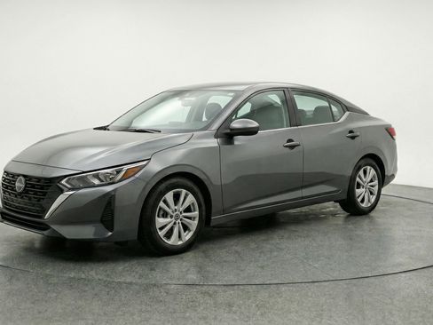 Used 2025 Nissan Sentra S image 3