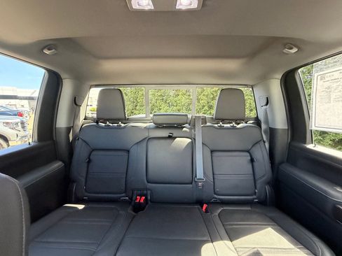 Used 2022 GMC Sierra 2500 Denali image 3