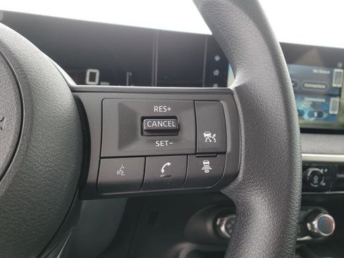 Certified 2025 Nissan Kicks SV image 30