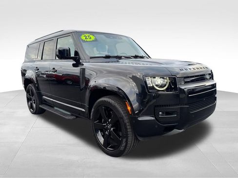 Used 2025 Land Rover Defender 130 V8 AWD/4WD image 8