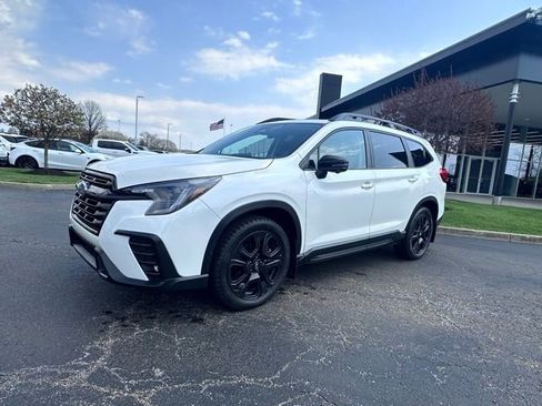 Used 2023 Subaru Ascent Onyx Edition Limited image 3