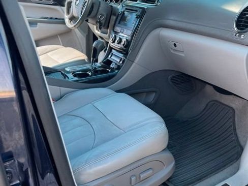 Used 2017 Buick Enclave Leather FWD image 11
