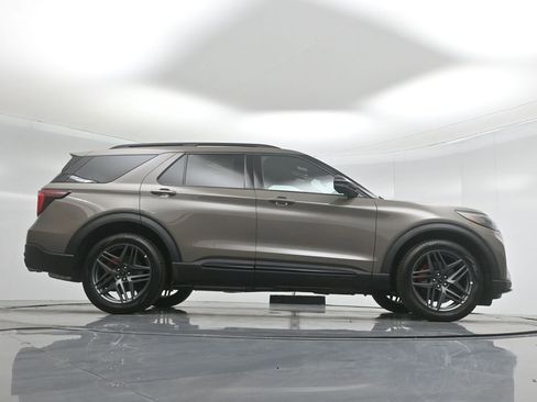 New 2026 Ford Explorer ST w/ Sun And Sound Package image 48