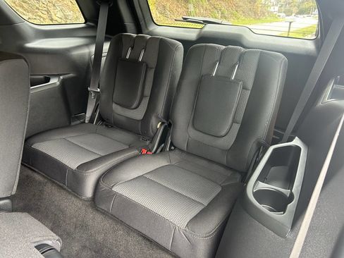 Used 2018 Ford Explorer XLT w/ Equipment Group 201A image 24