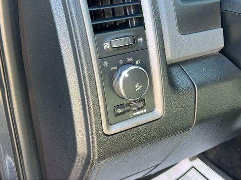 Used 2014 RAM 1500 Express image 21