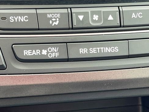 Used 2025 Honda Passport EX-L image 25