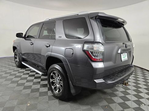 Used 2016 Toyota 4Runner SR5 AWD/4WD image 5