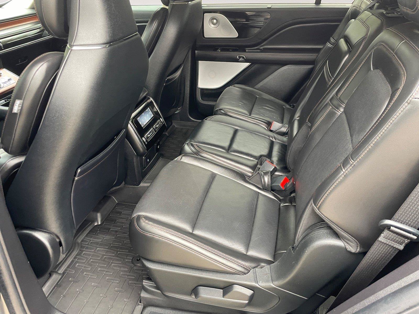 Used 2022 Lincoln Aviator Reserve w/ Equipment Group 201A AWD/4WD image 13