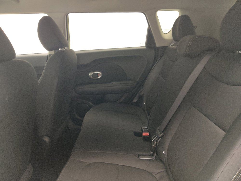 Used 2015 Kia Soul FWD image 18