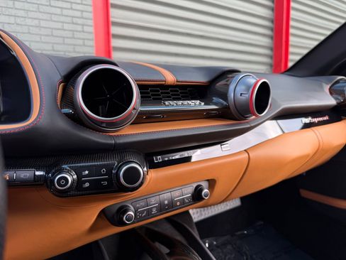 Used 2018 Ferrari 812 Superfast image 37
