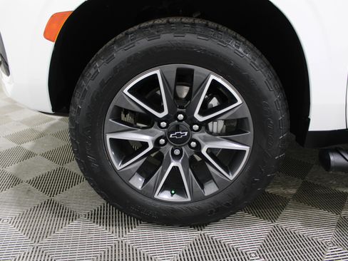 Used 2023 Chevrolet Suburban Z71 image 43