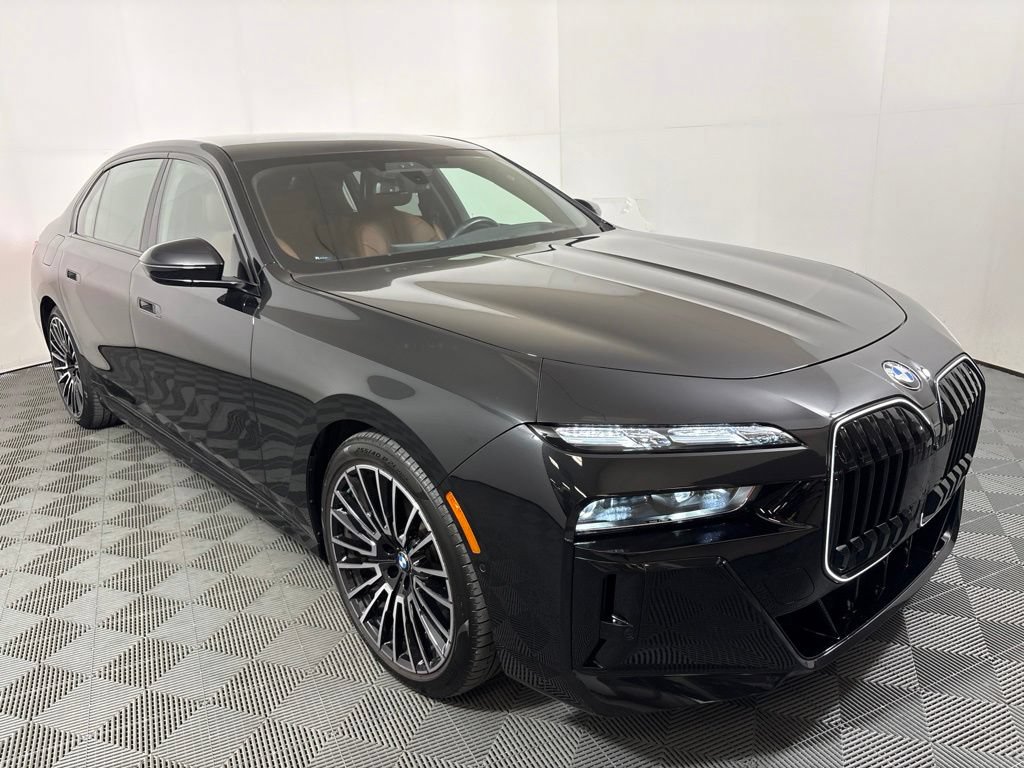Certified 2026 BMW 740i xDrive w/ Executive Package AWD/4WD image 4