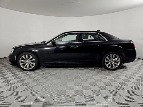 Used 2017 Chrysler 300 Limited w/ Value Package image 7
