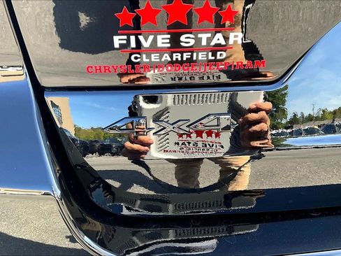 New 2025 Jeep Grand Cherokee Altitude image 11