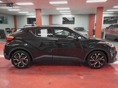 Used 2019 Toyota C-HR Limited image 6