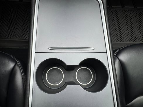 Used 2021 Tesla Model 3 Standard Range Plus image 12