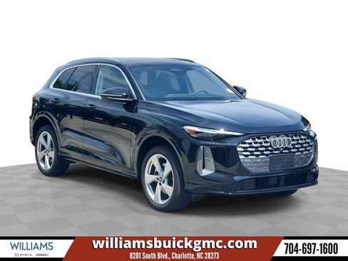 Used 2025 Audi Q5 Premium Plus AWD/4WD image 1
