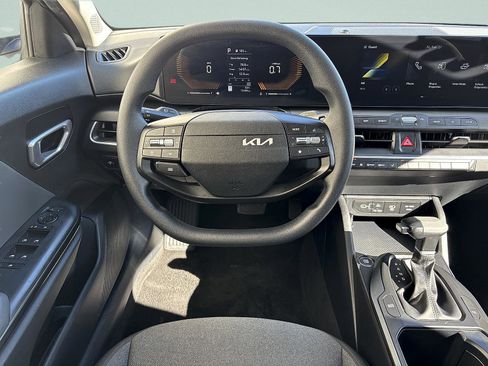 Used 2025 Kia K4 LXS image 26