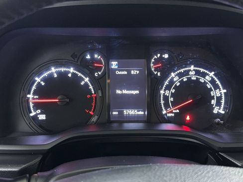 Used 2022 Toyota 4Runner SR5 AWD/4WD image 32