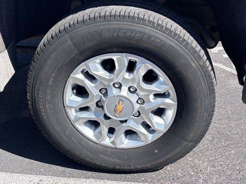 Used 2023 Chevrolet Silverado 2500 LT w/ Convenience Package AWD/4WD image 6