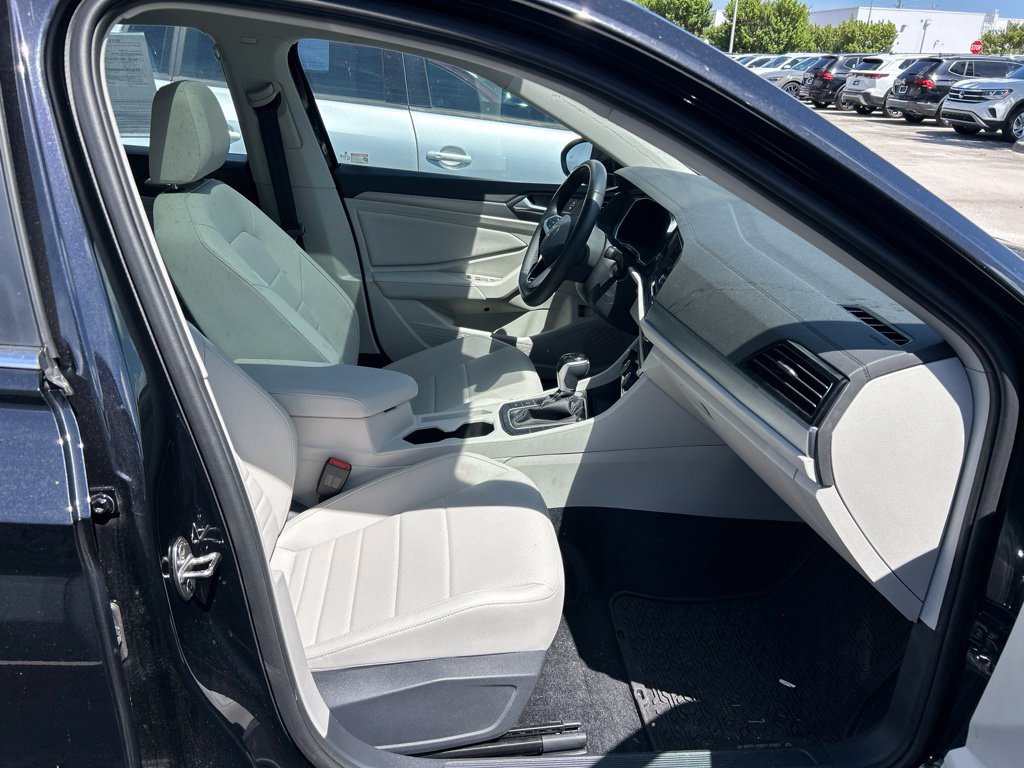 Used 2024 Volkswagen Jetta SE w/ Panoramic Sunroof Package FWD image 41