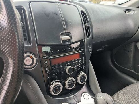 Used 2010 Nissan 370Z Touring image 19