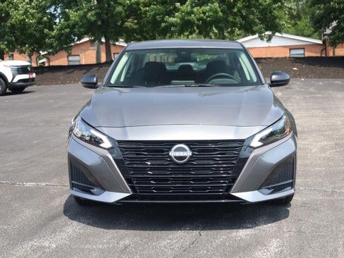 New 2026 Nissan Altima 2.5 SV FWD image 2