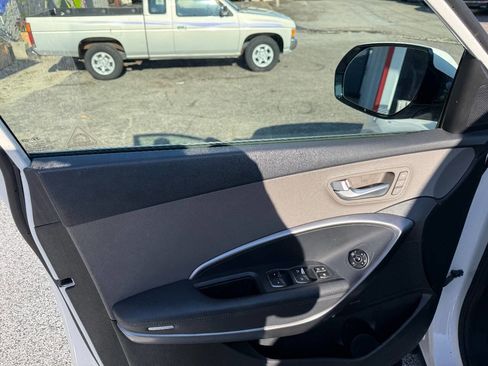 Used 2019 Hyundai Santa Fe XL image 5