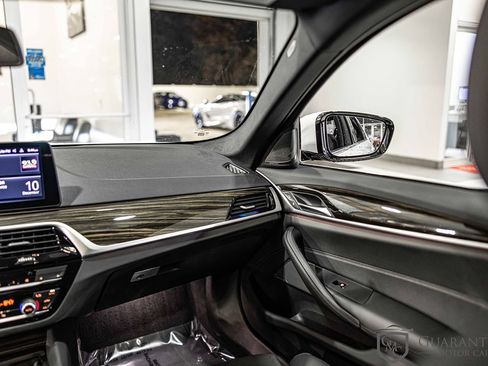 Used 2022 BMW 530i xDrive w/ Premium Package image 42