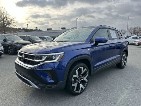 Certified 2023 Volkswagen Taos SEL image 1