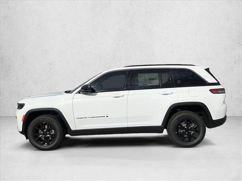 New 2026 Jeep Grand Cherokee Altitude image 5