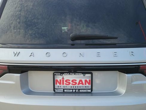 Used 2024 Jeep Wagoneer L Series II w/ Flexible Seating Group AWD/4WD image 8