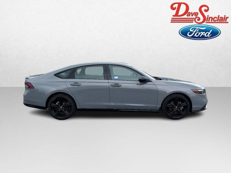 Used 2023 Honda Accord Sport image 5