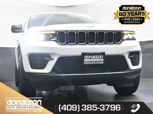 New 2025 Jeep Grand Cherokee Laredo w/ Luxury Tech Group I image 15