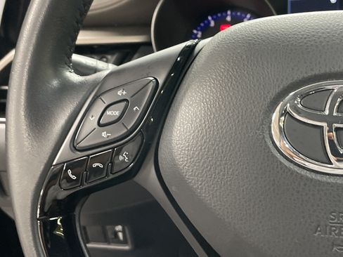 Used 2022 Toyota C-HR Limited FWD image 19