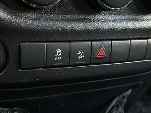 Used 2015 Jeep Wrangler Unlimited Sport w/ Quick Order Package 24S AWD/4WD image 32