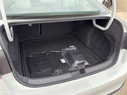 New 2026 Volkswagen Jetta SE image 29