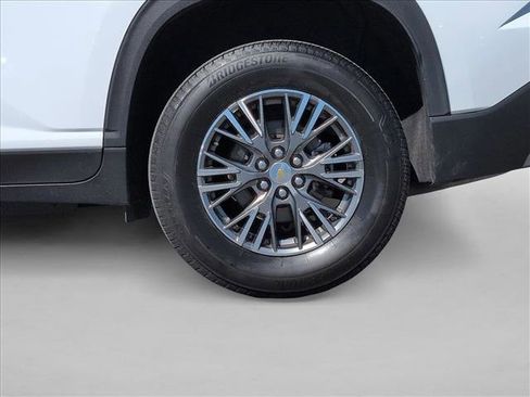 Used 2024 Chevrolet Traverse LT AWD/4WD image 24