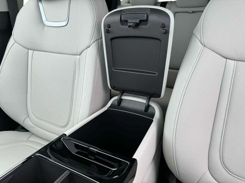 New 2025 Hyundai Tucson Limited image 18