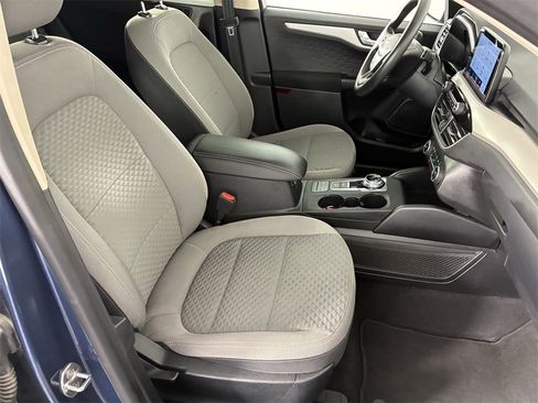 Used 2020 Ford Escape SE image 35