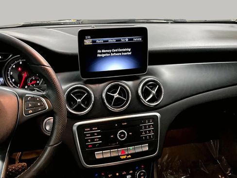 Used 2019 Mercedes-Benz CLA 250 4MATIC image 7